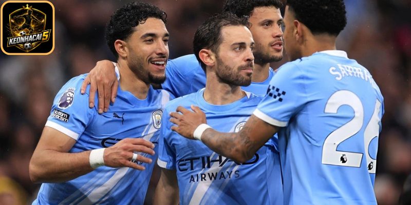Man City tiếp tục gây áp lực lên Arsenal