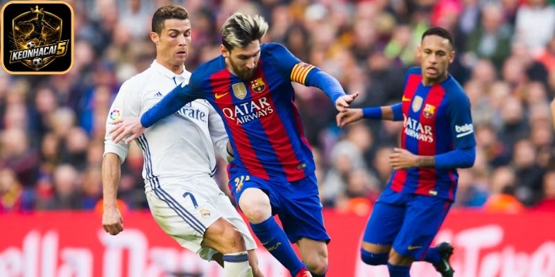 Barcelona mơ hạ Real để chạm tay cúp vàng