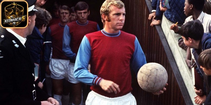 Vụ bắt giữ Bobby Moore gây rúng động World Cup