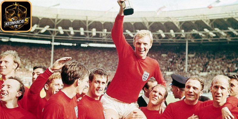 Lời khai mâu thuẫn phủ bóng vụ án Bobby Moore