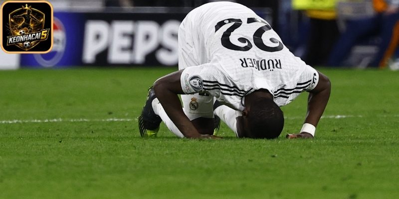 Real Madrid gục ngã đau đớn trước Barca