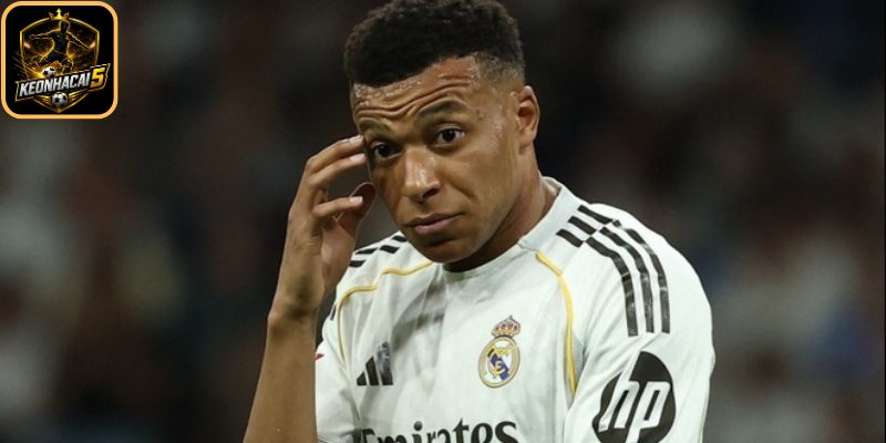 Real Madrid cần HLV đủ cứng trị Mbappe